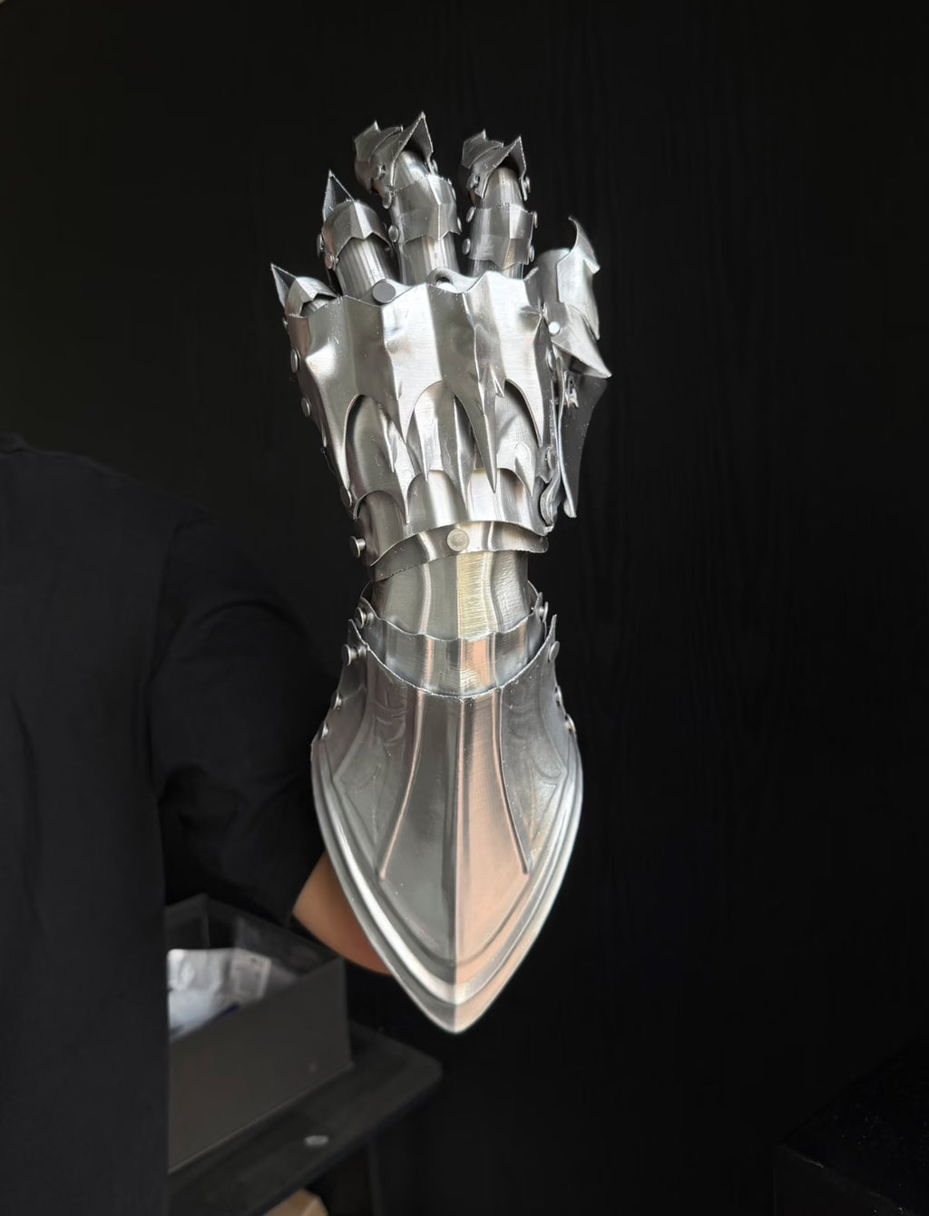 [Dragon Knight] Medieval Knight Hand Model Prop, Customizable Size, Armor, Vintage, Medieval, Gift, Hand of Ares